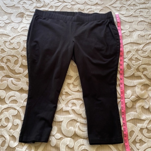 LANE BRYANT LIVI Signature Stretch Capri Legging Black Sz 18/20 - Picture 5 of 5